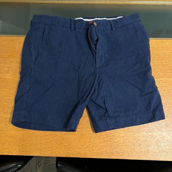 Vineyard Vines Shorts - Picture 6 of 6